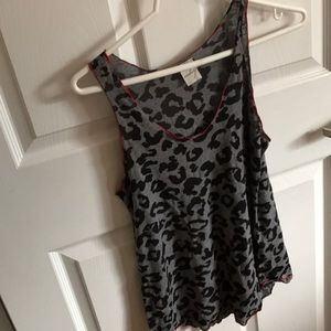Gray leopard style tank